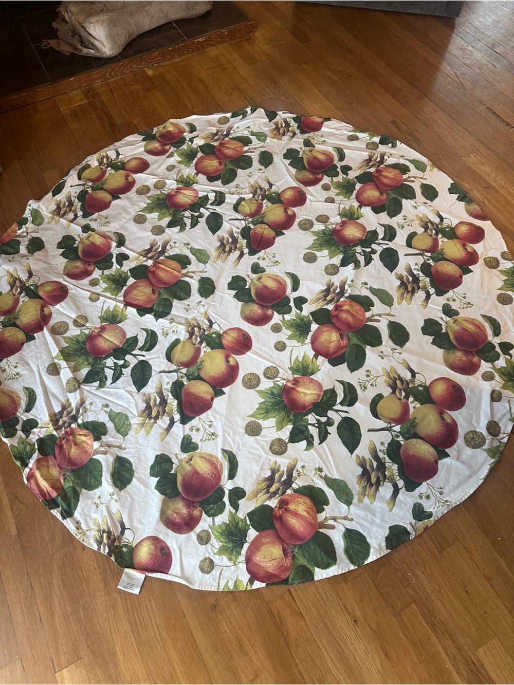 Williams Sonoma 70 inch Round apples/fall